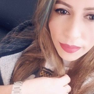 Meet your Posher, Dania